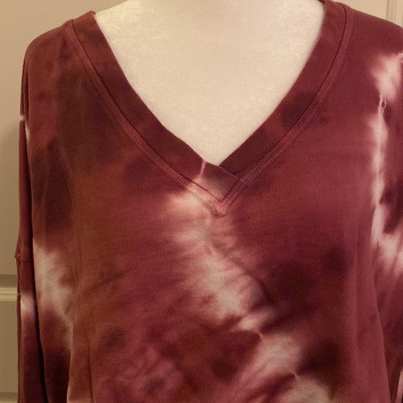 Tie dyed crop top from peach Lane. Size small. - Picture 2 of 6